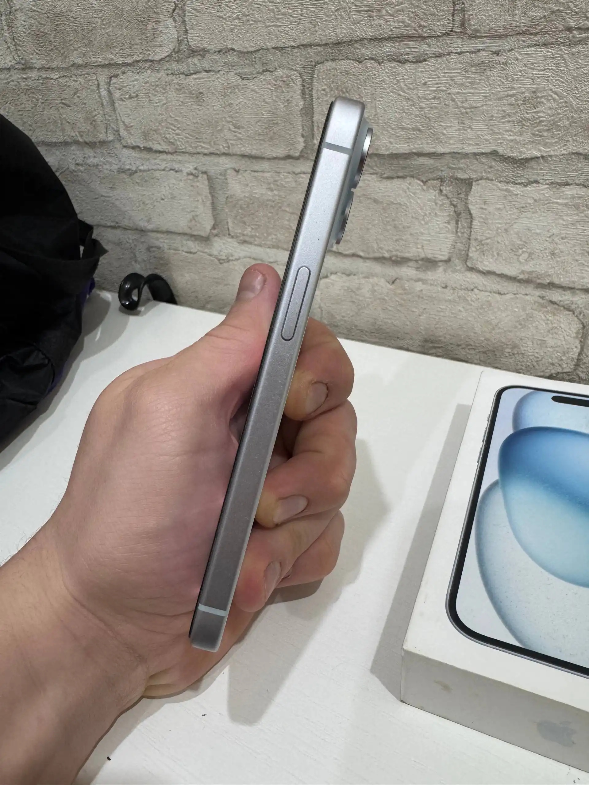 iPhone 15 128 ГБ в отличном состоянии