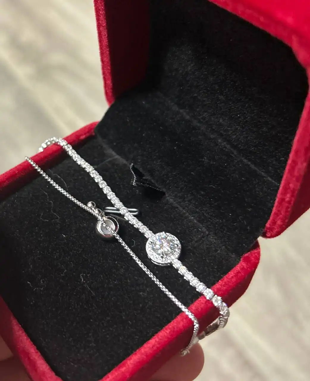 Браслеты и подвески из серебра