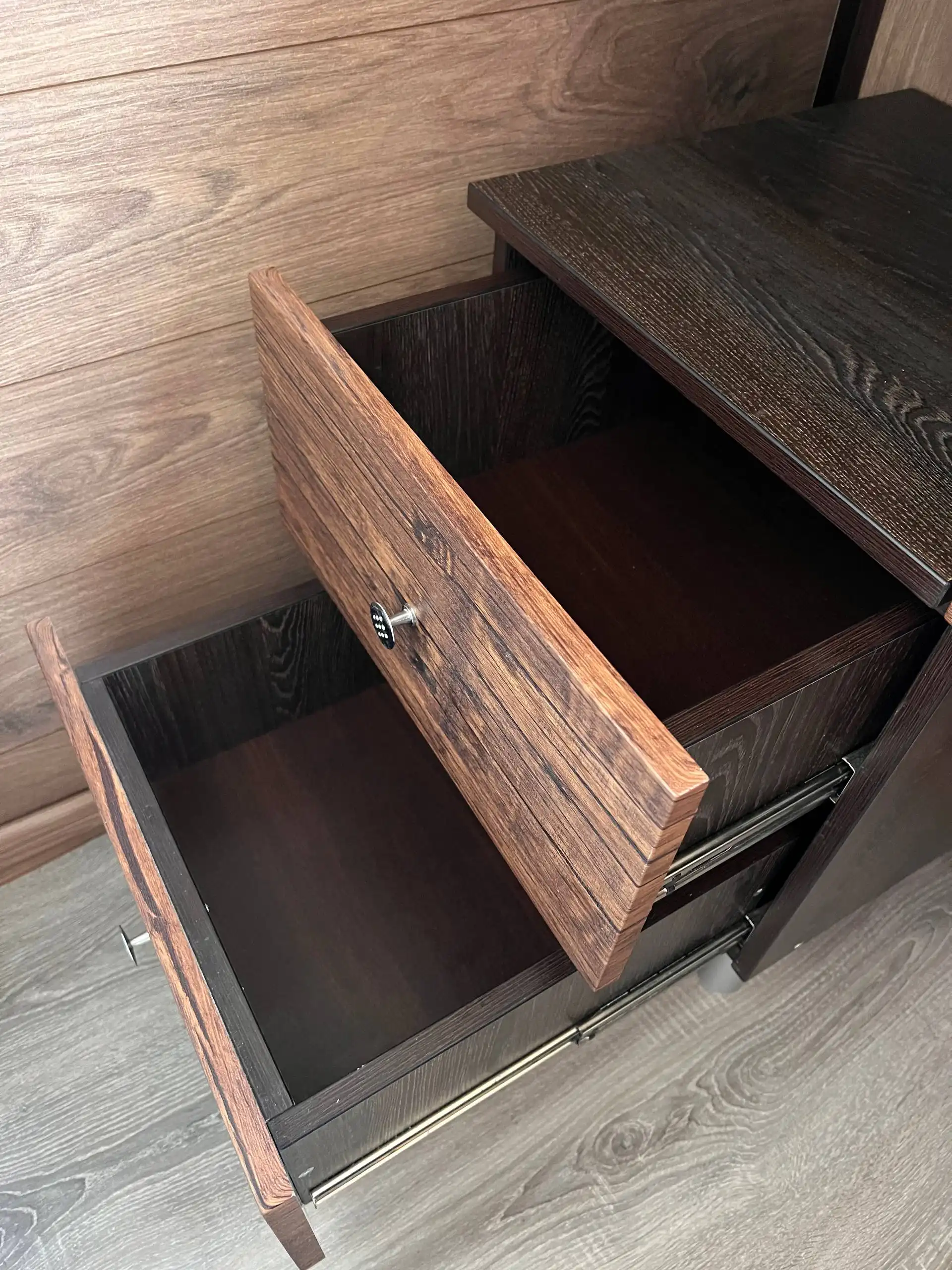 Продам туалетный стол необычного дизайна - Мебель (Для дома и дачи) в Климовск