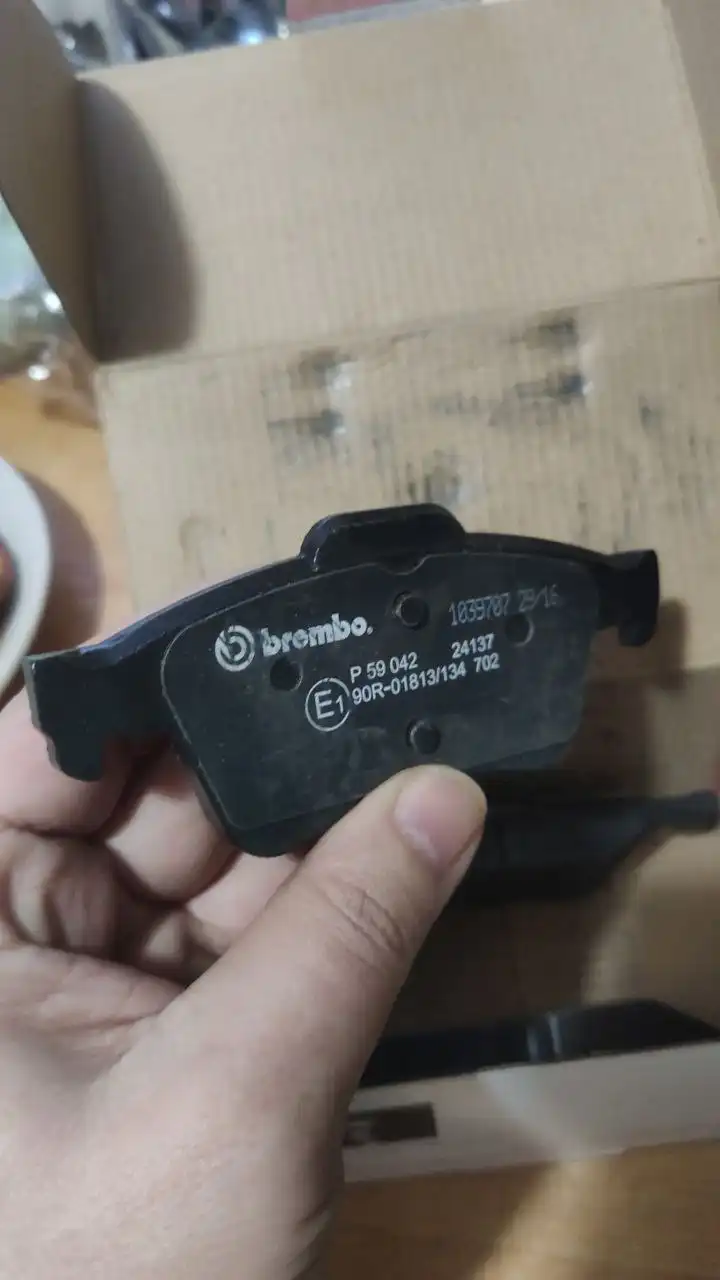 Тормозные колодки оригинал - Тормозная система (Запчасти) в Подольск