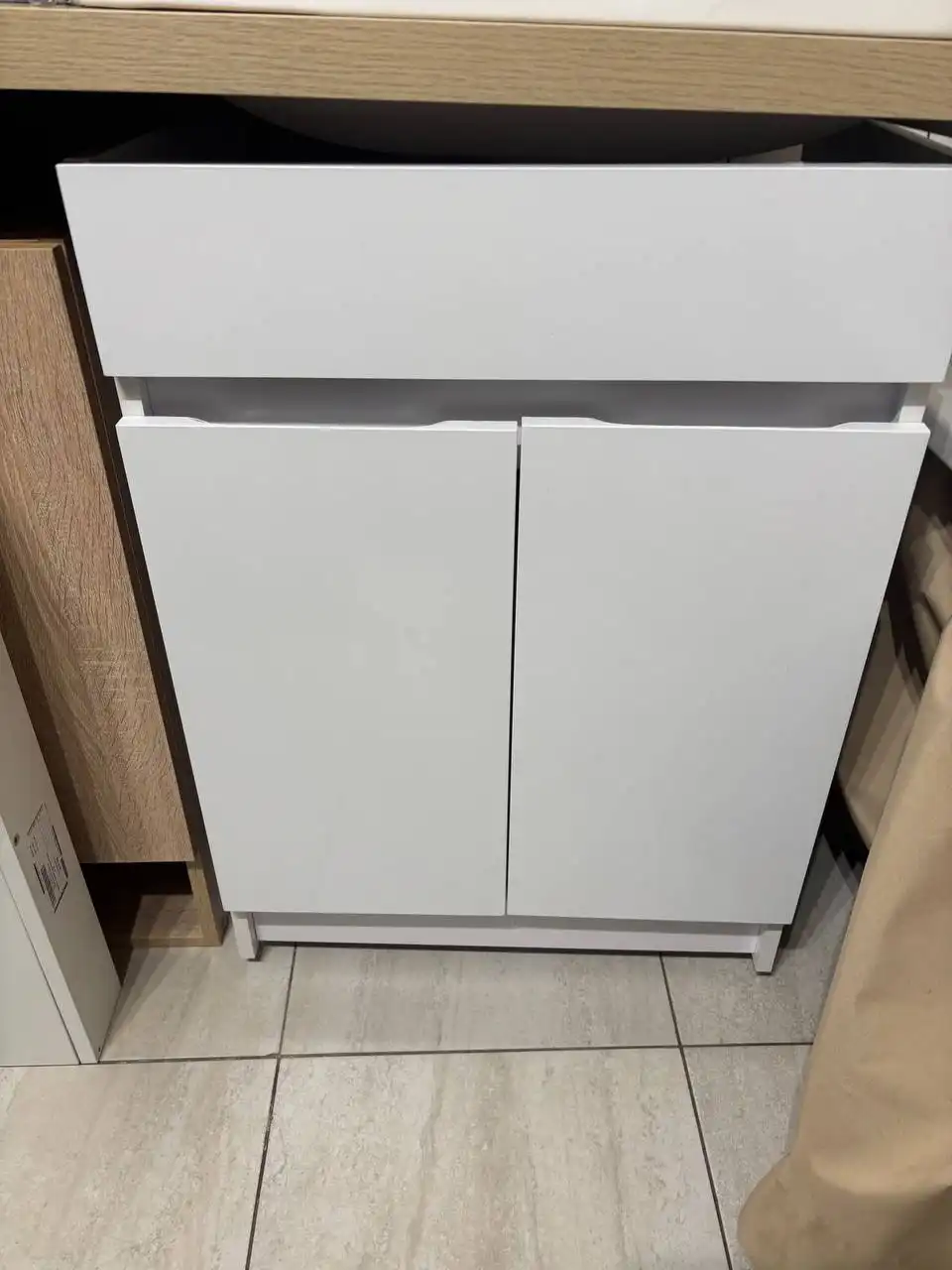 Продажа новой тумбы из Леруа - Мебель (Для дома и дачи) в Климовск