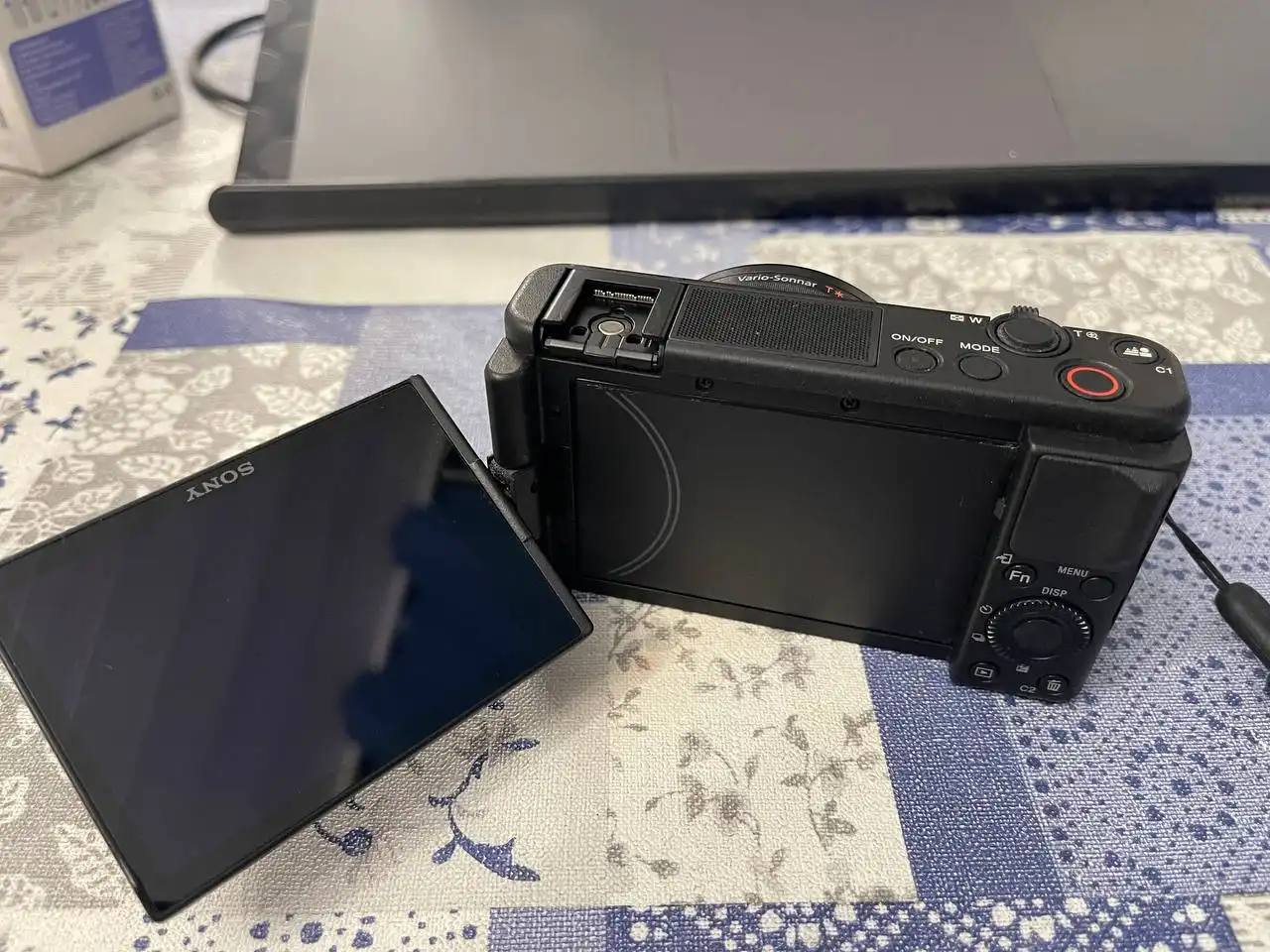 Продаётся компактная камера Sony ZV‑1 в идеальном состоянии - Фото- и видеотехника (Электроника) в Подольск