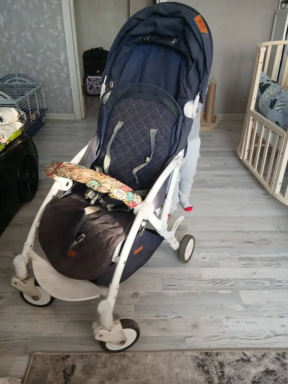 Прогулочная коляска на Красногвордейском бульваре - Коляски (Товары для детей) в Подольск