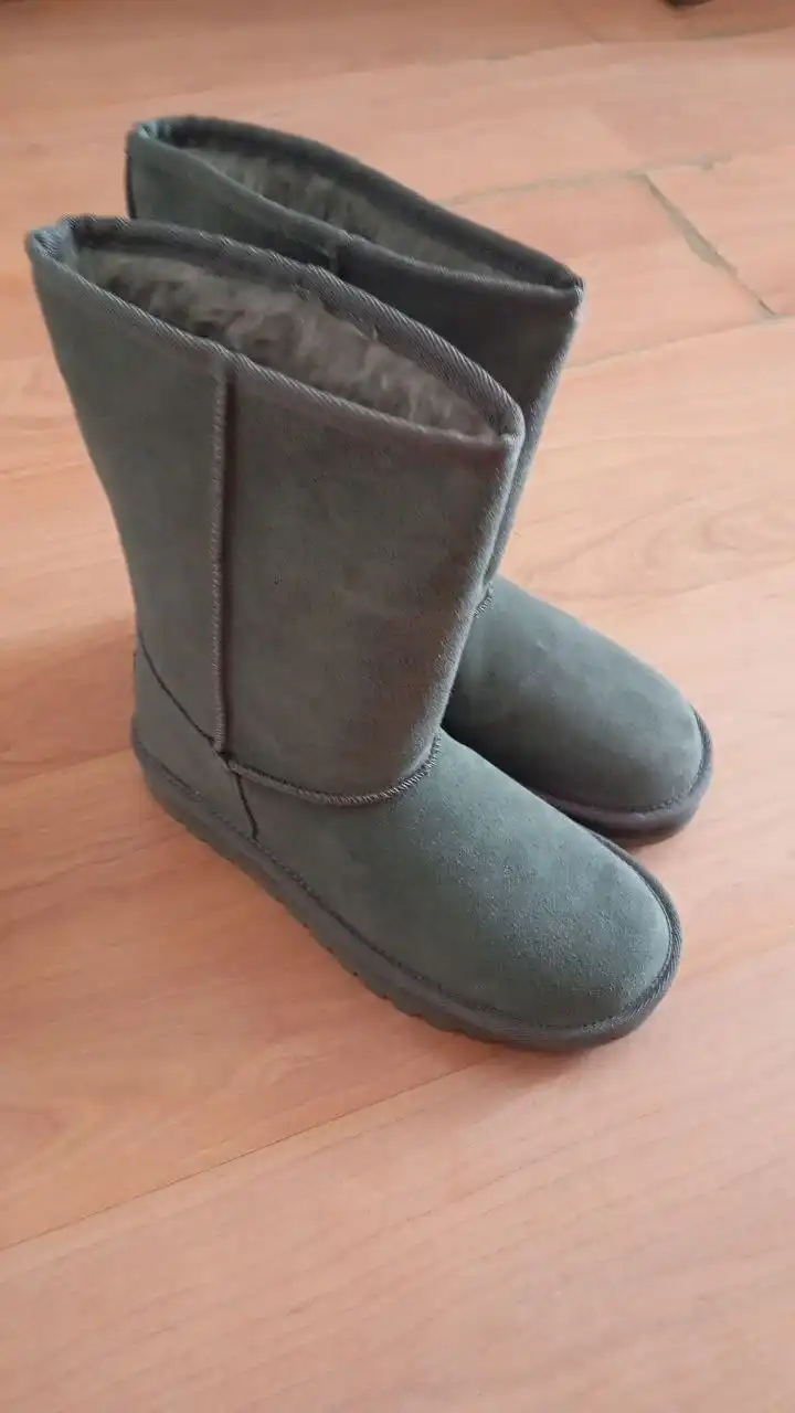 Коньки и угги в хорошем состоянии - Обувь (Одежда) в Подольск