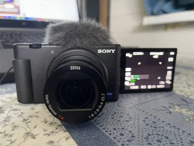 Камера Sony ZV-1 в отличном состоянии - Электроника в Подольск