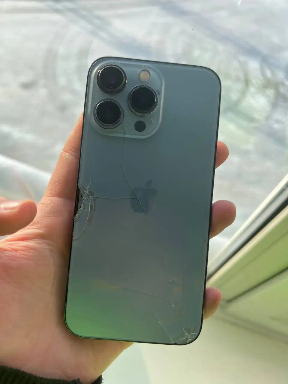 Синий смартфон iPhone 13 с 70% АКБ - Смартфоны (Электроника) в Подольск