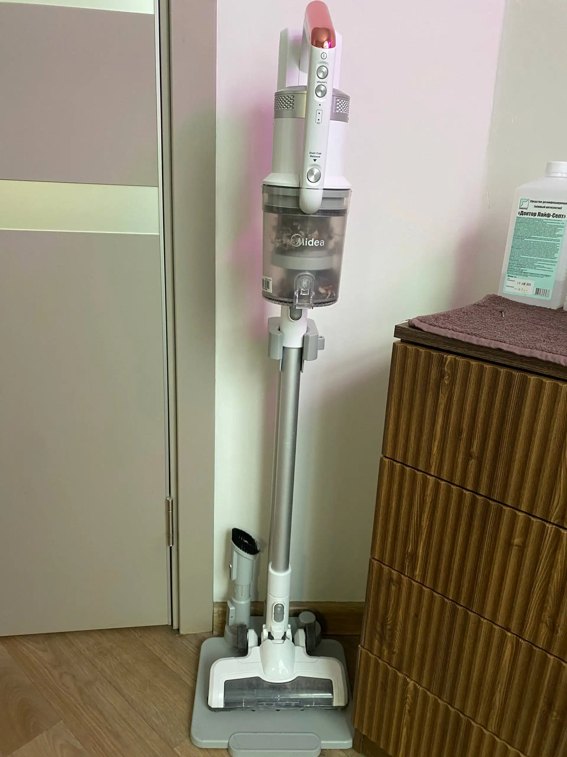 Беспроводной пылесос в идеальном состоянии - Техника для дома (Для дома и дачи) в Подольск