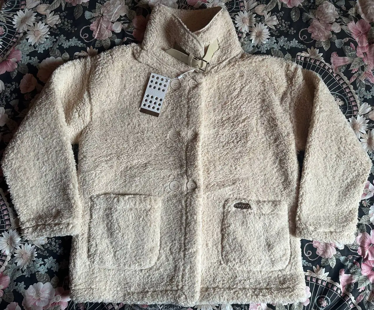 Шубки новые размер L (48) - Верхняя одежда (Одежда) в Подольск