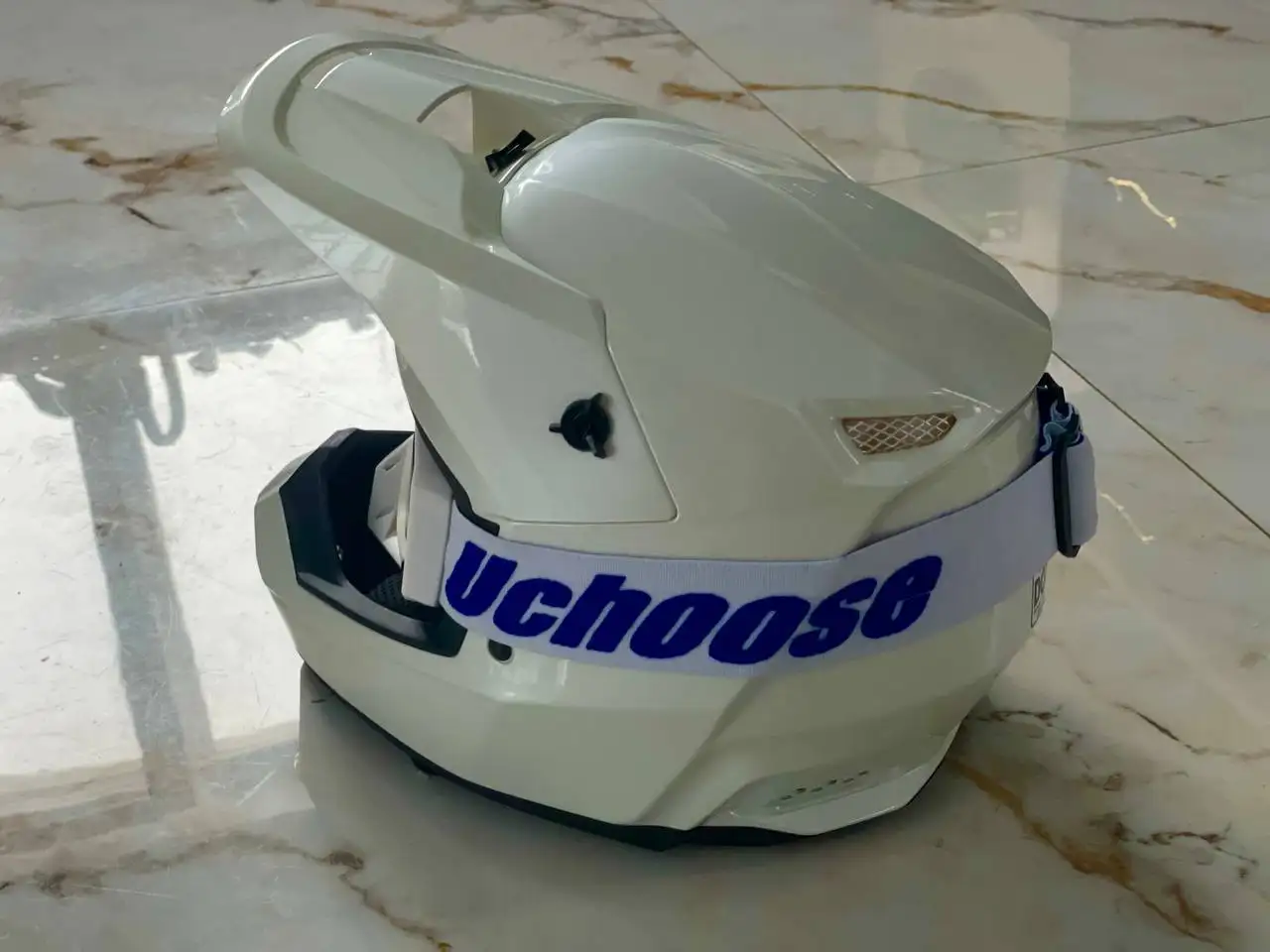 Продам шлем с маской хорошего качества - Защитная экипировка (Хобби и отдых) в Подольск