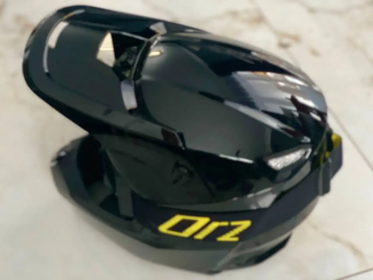 Продам шлем с маской хорошего качества - Защитная экипировка (Хобби и отдых) в Подольск