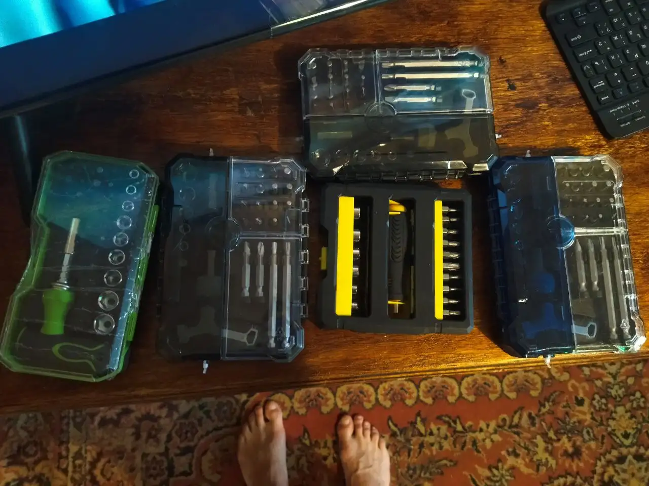 Продажа светильников, наборов отверток и дрели - Инструменты (Барахолка) в Подольск