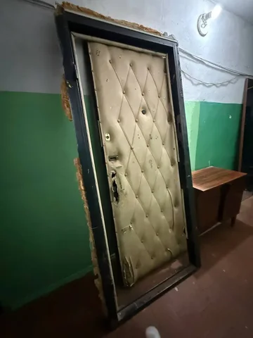 Отдам железную дверь бесплатно, само вынос - Освещение в Подольск