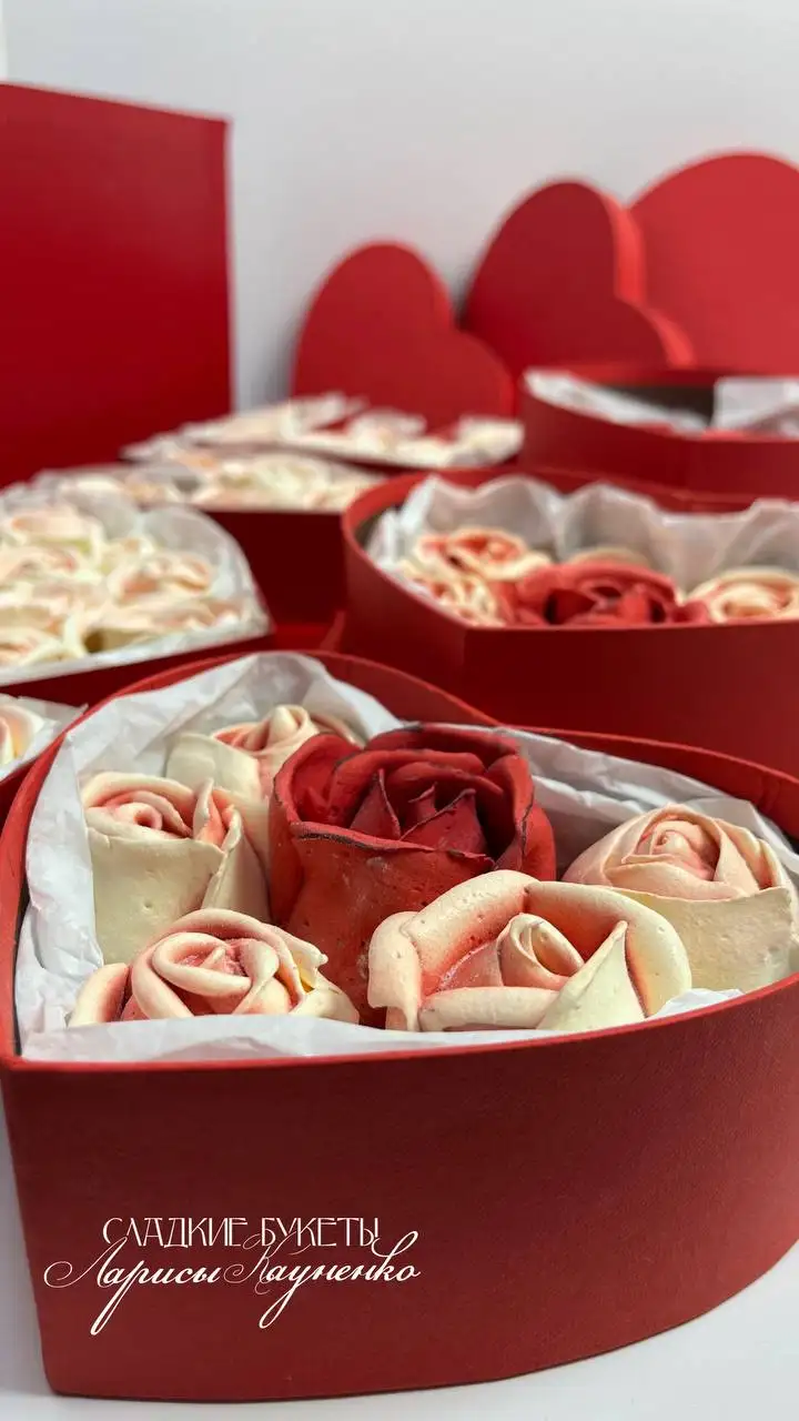 Стильные коробки в форме сердца с зефирными розами ручной работы - Подарки (Хобби и отдых) в Подольск