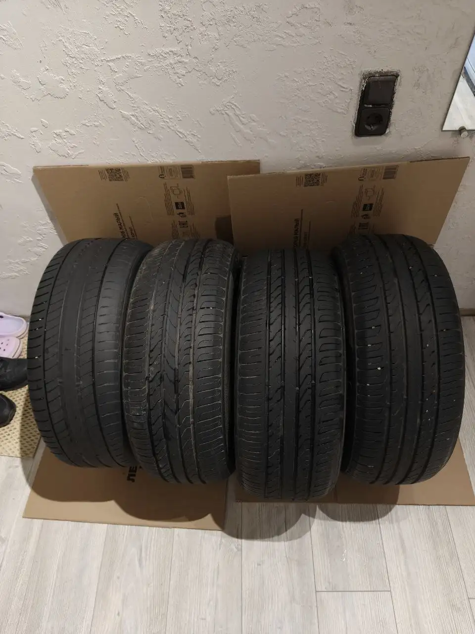 Продам комплект летней резины 215/50/17 и 225/45/17 - Шины и диски (Авто) в Подольск