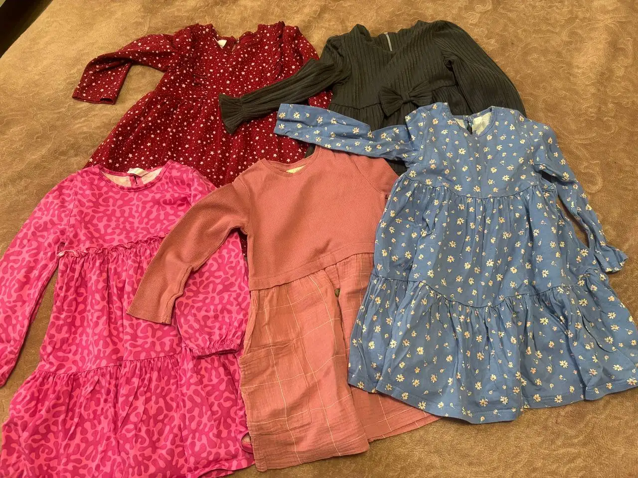 Одежда для девочки 2 пакета рост 104-110 - Одежда (Товары для детей) в Подольск