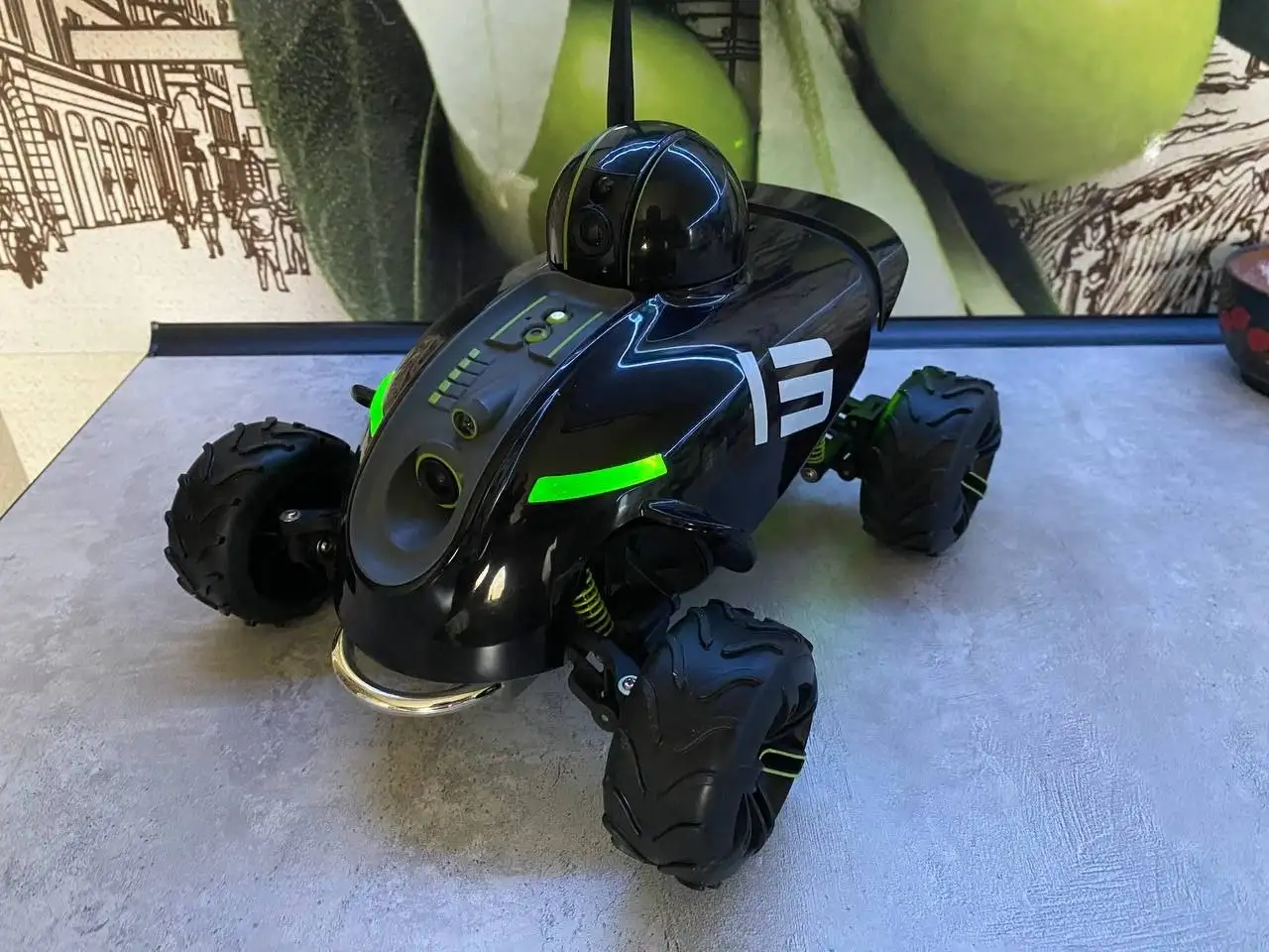 Машинка новая, управляется с телефона андроид - Радиоуправляемые модели (Хобби и отдых) в Подольск