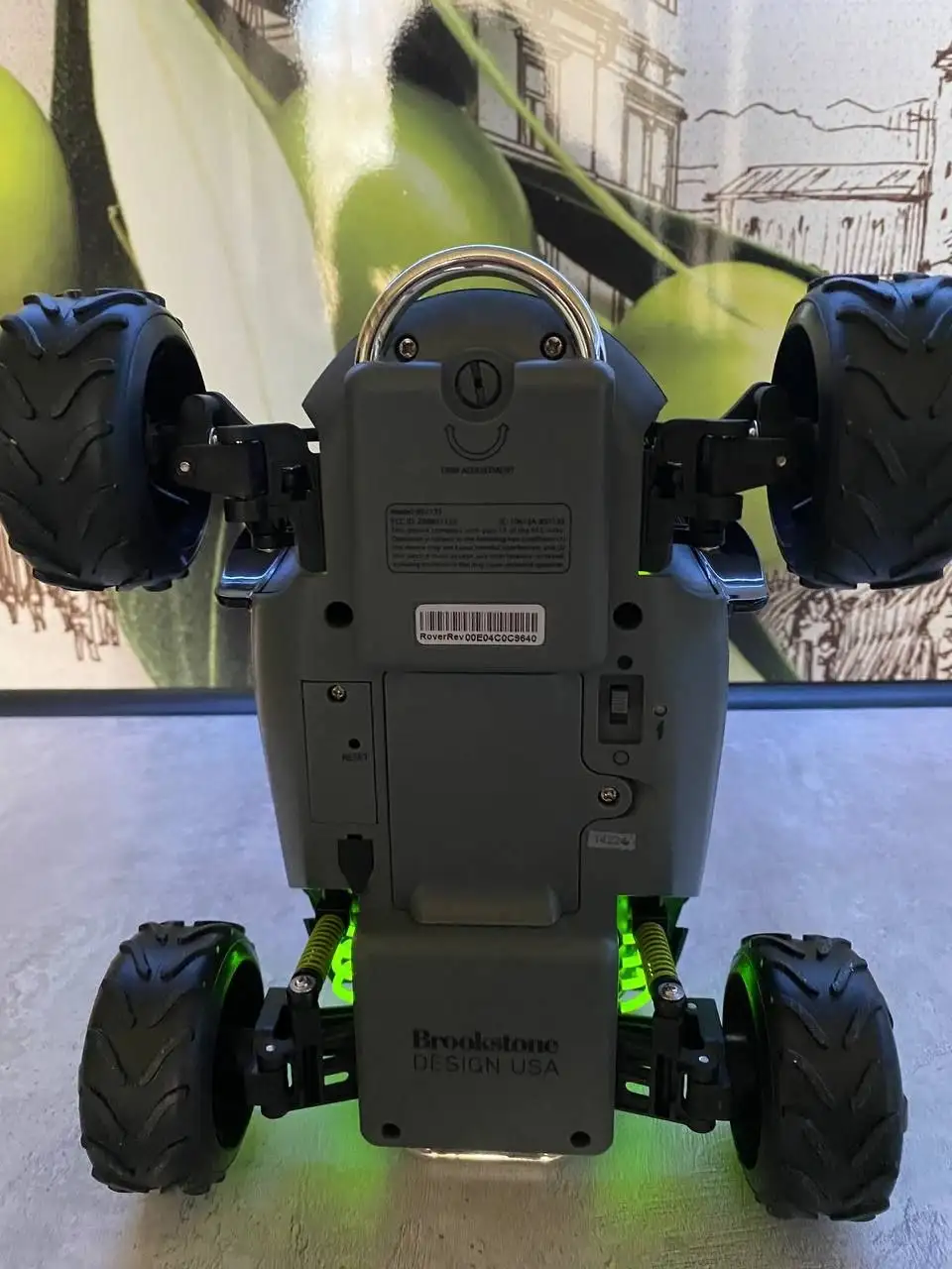 Машинка новая, управляется с телефона андроид - Радиоуправляемые модели (Хобби и отдых) в Подольск