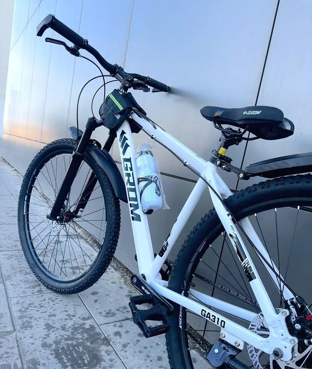 Новый велосипед с комплектом аксессуаров - Велосипеды (Хобби и отдых) в Подольск