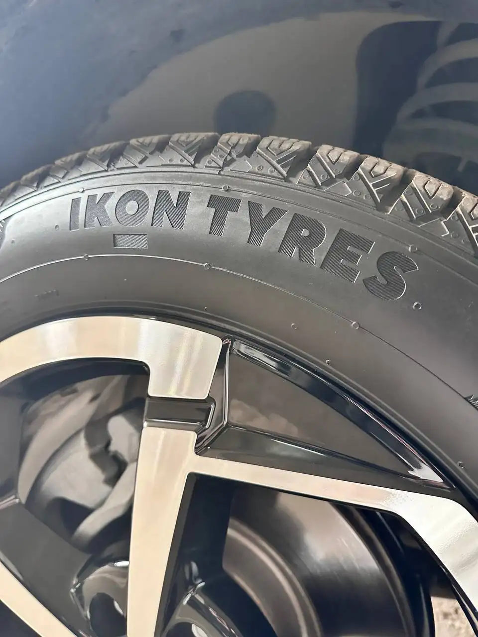 Зимние шины Ikon Autograph Snow 5 SUV 225/55 R18 - Шины и диски (Авто) в Подольск