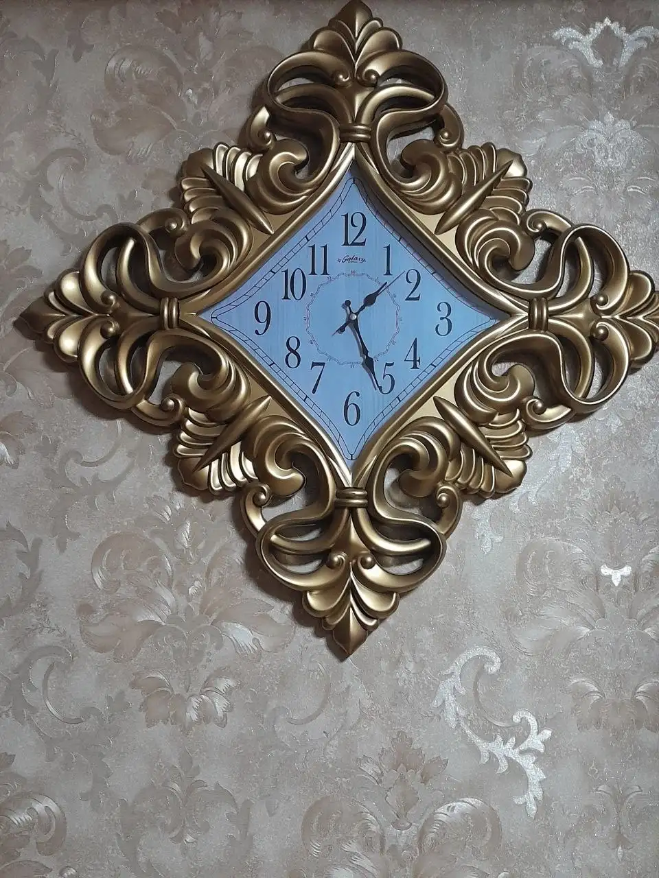Продаю зимнее пальто, часы, бандаж - Верхняя одежда (Одежда) в Подольск