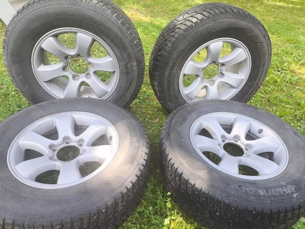 Оригинал диски Тойота + резина Hankook 265/65 R17 - Шины и диски (Авто) в Москва