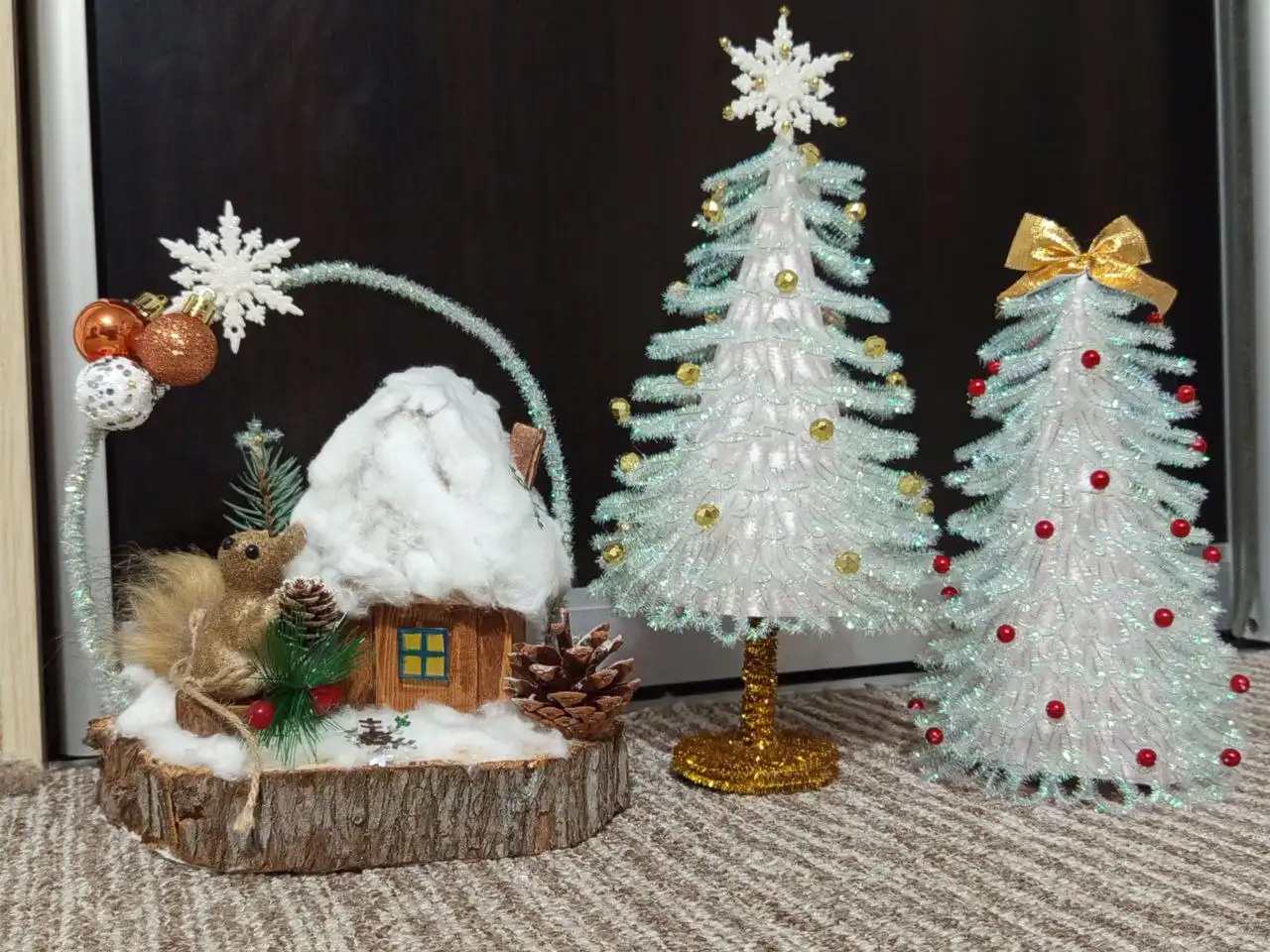 Новогодние поделки в наличии