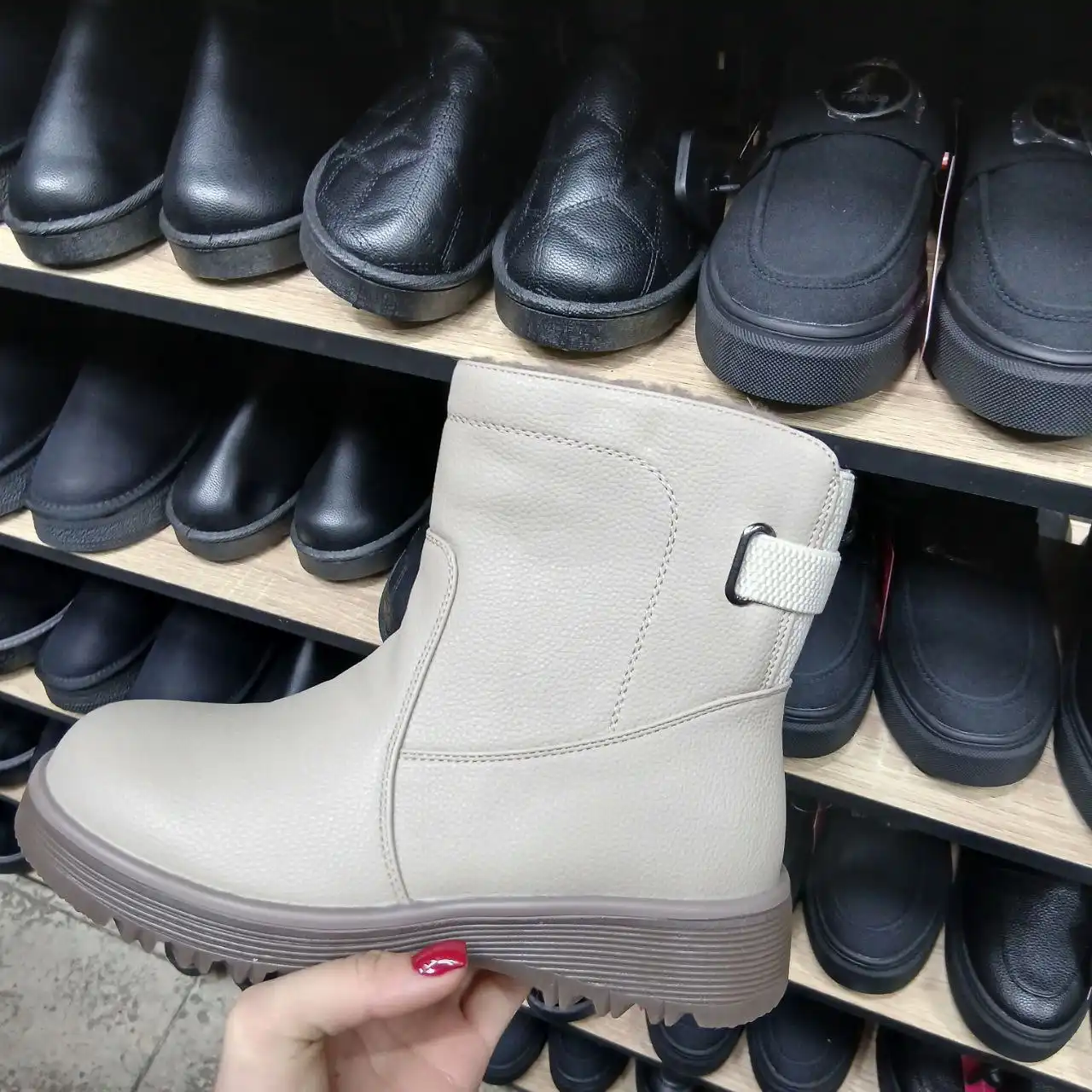 Зимняя одежда и обувь