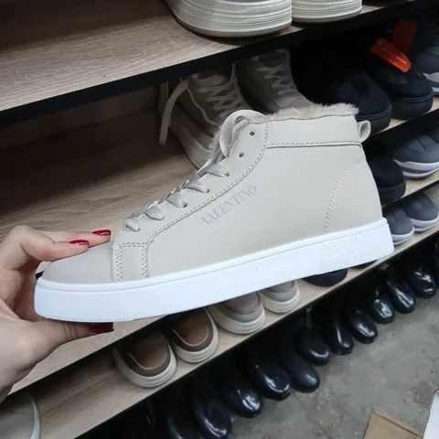 Зимняя одежда и обувь - частное объявление в Кировское