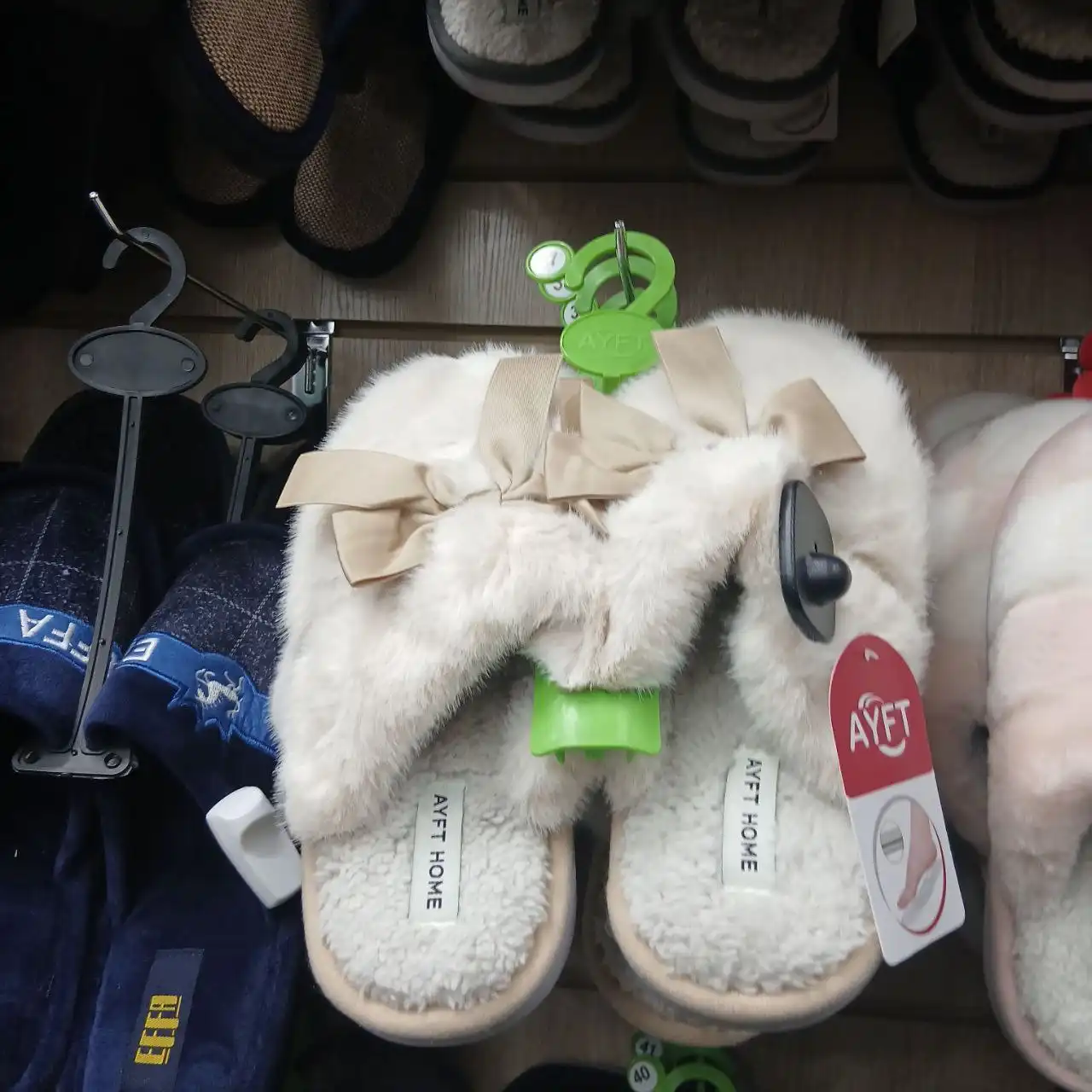 Одежда и обувь в Кировском