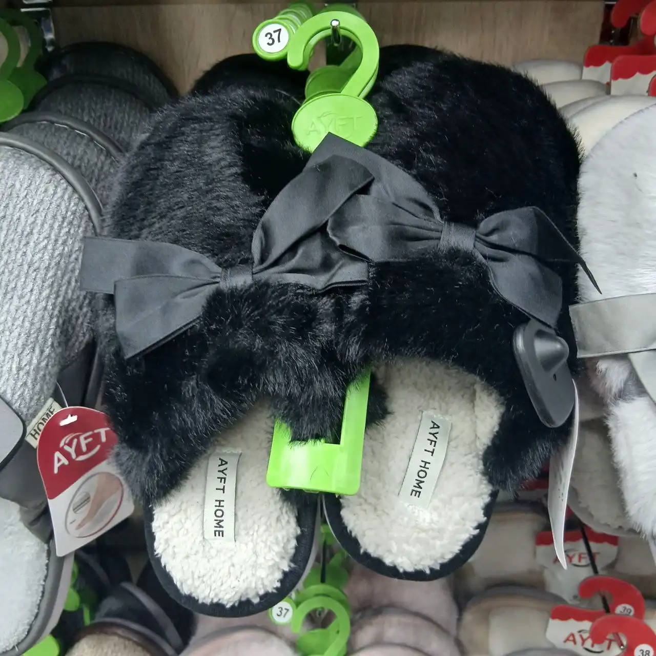 Одежда и обувь в Кировском