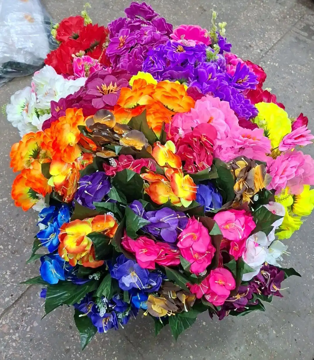 Букетик одежды и обуви в Кировском - Обувь (Одежда) в Кировское