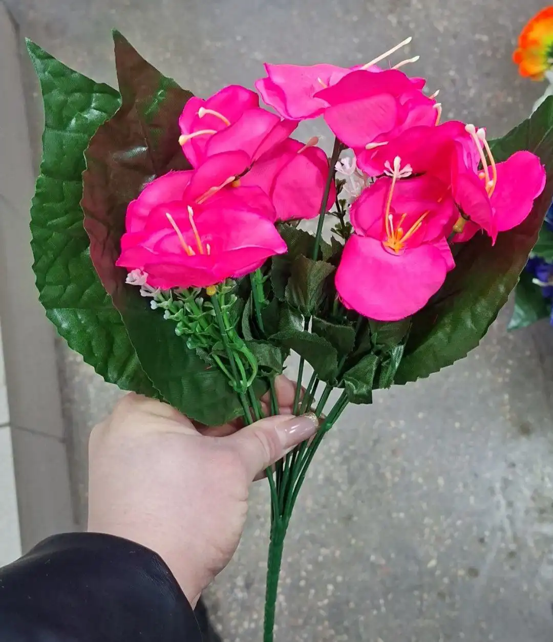 Букетик одежды и обуви в Кировском - Обувь (Одежда) в Кировское