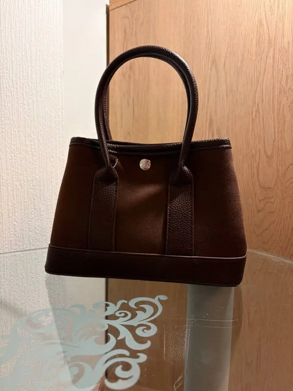 Продажа новых женских сумок в пыльнике