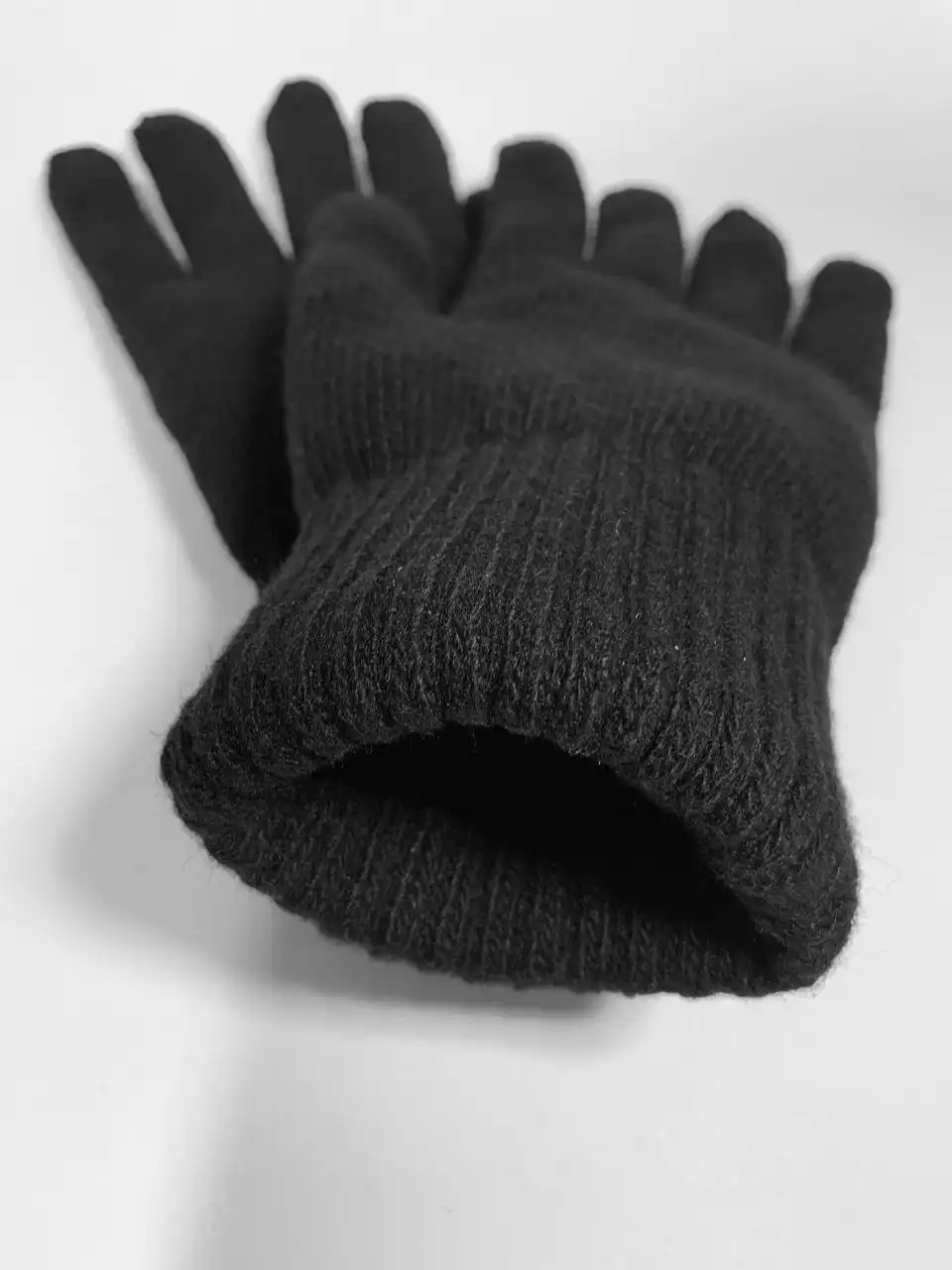 Зимние мужские перчатки новые в упаковке