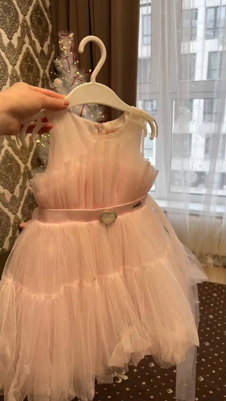 Нарядное платье розового цвета 92-98 размер