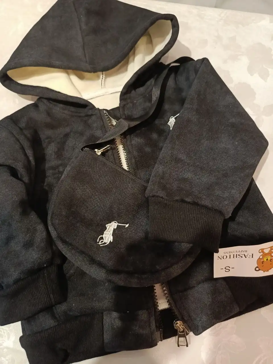 Продажа нового детского костюма тройка теплый размер 98/104