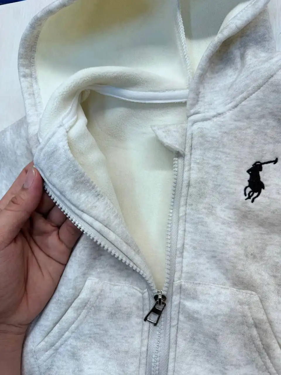 Продажа нового детского костюма тройка теплый размер 98/104