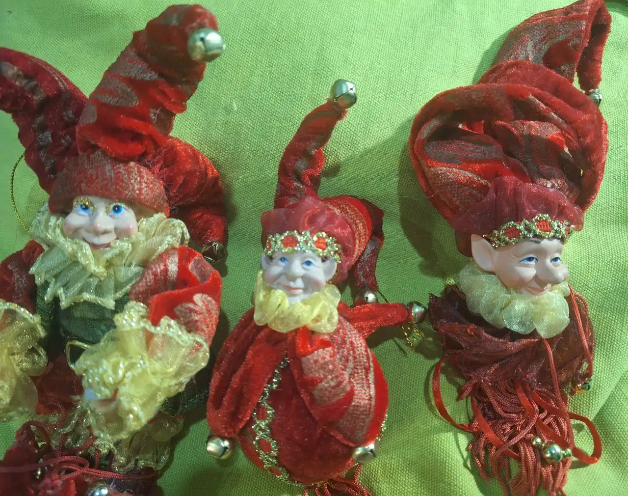 Коллекционные эльфы-скоморохи для ёлки
