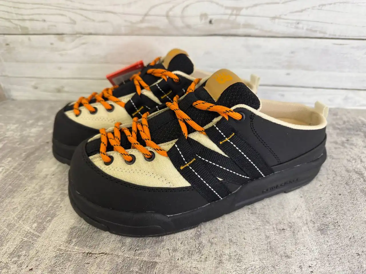 Кроссовки мужские и женские разные модели