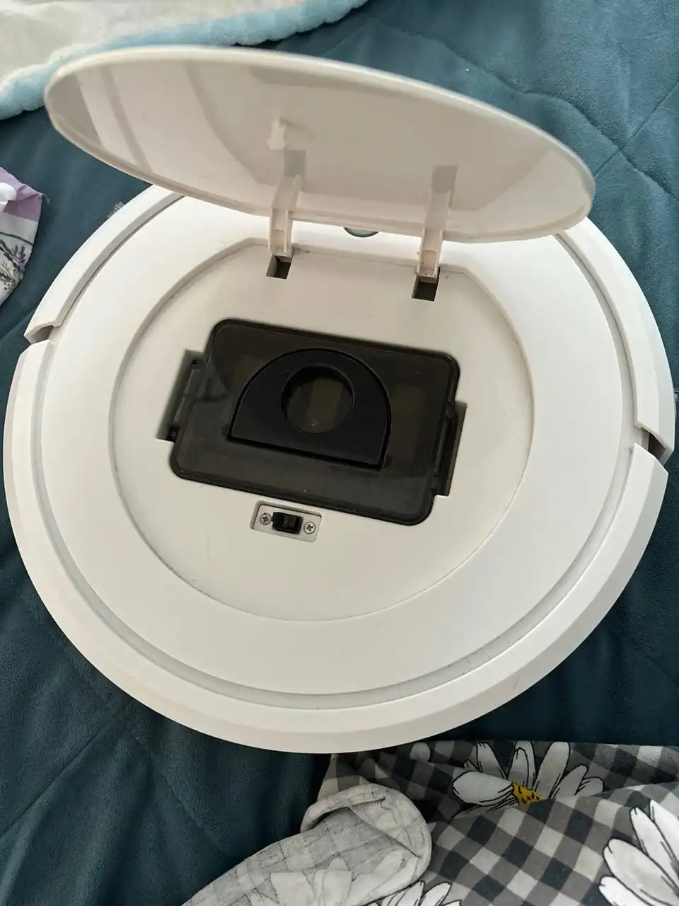 Продам робот-пылесос Kitfort КТ-531