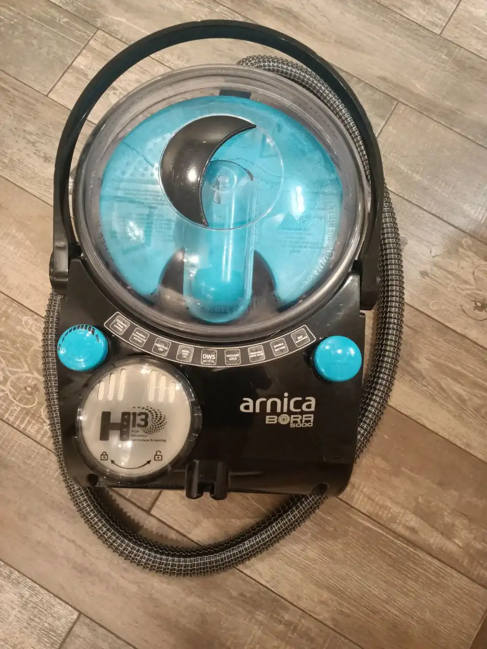 Пылесос с аквафильтром в отличном состоянии