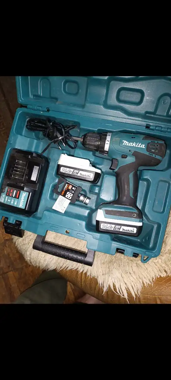 Дрель шуруповерт Макита в отличном состоянии