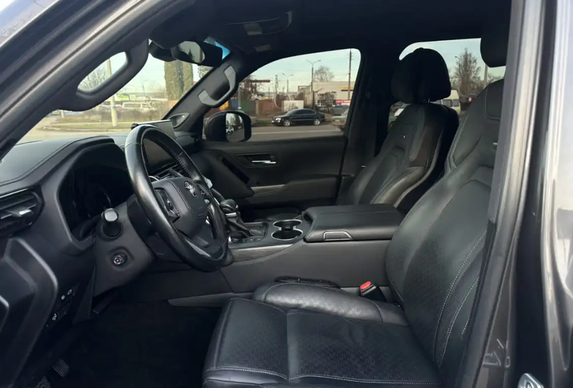 Toyota Land Cruiser 300 в Химках - Внедорожники (Авто) в Химки