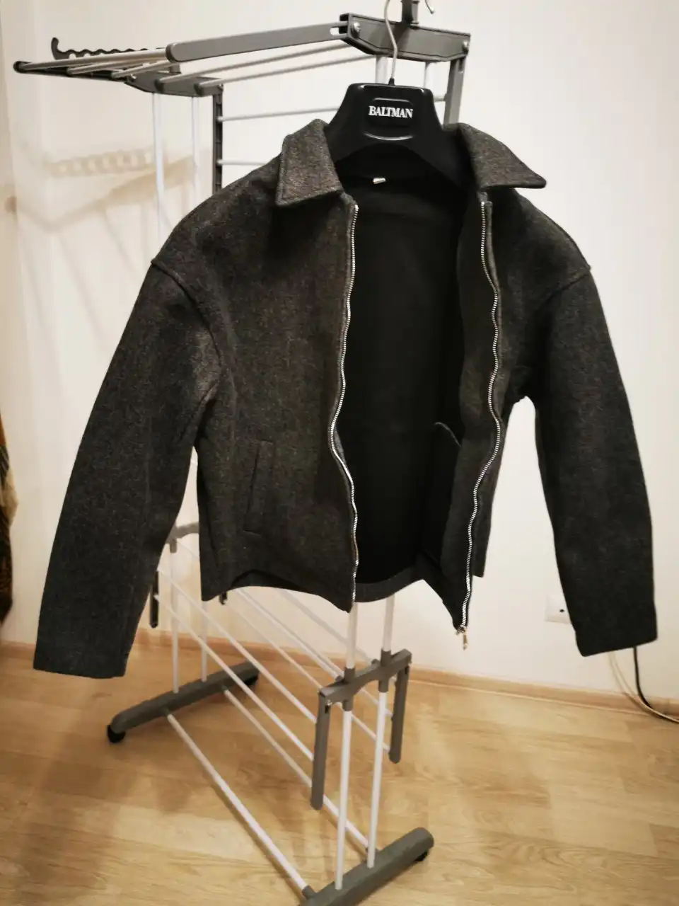 Куртка бомбер женская размер S новая - Верхняя одежда (Одежда) в Химки