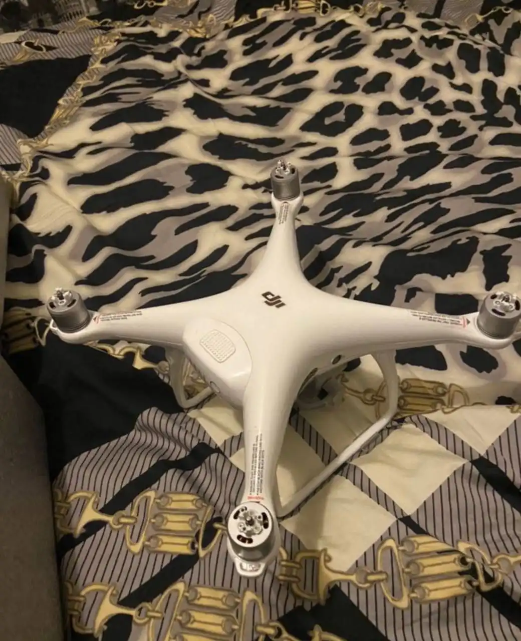 Продам квадрокоптер DJI Phantom 4 Pro Ver 2.0 - Квадрокоптеры (Электроника) в Химки