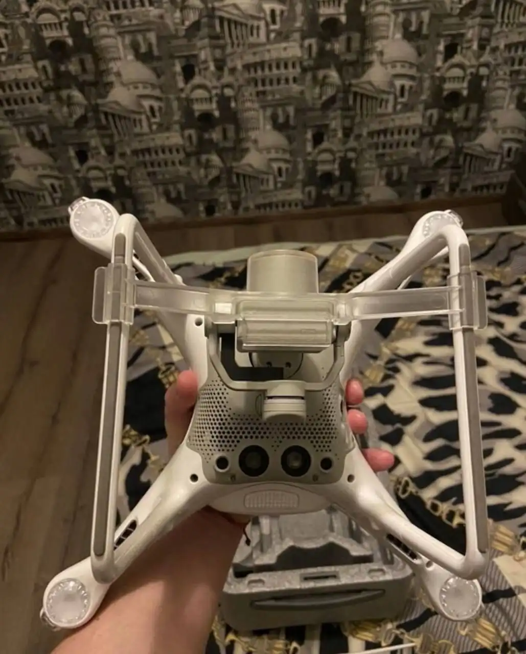 Продам квадрокоптер DJI Phantom 4 Pro Ver 2.0 - Квадрокоптеры (Электроника) в Химки