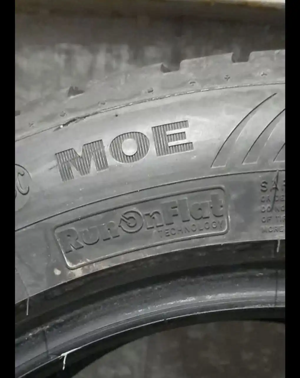 Продам б/у резину 4 колеса всесезонную - Шины и диски (Авто) в Химки