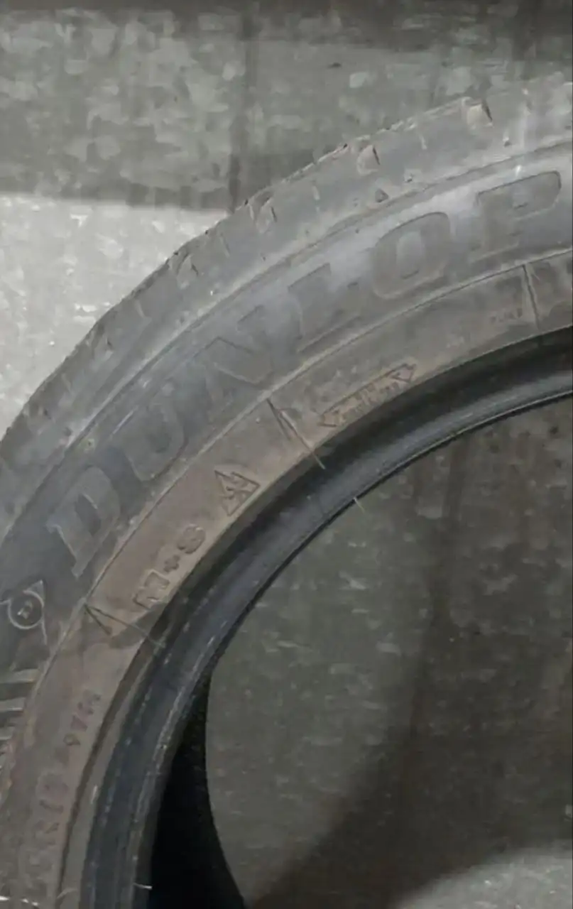 Продам б/у резину 4 колеса всесезонную - Шины и диски (Авто) в Химки