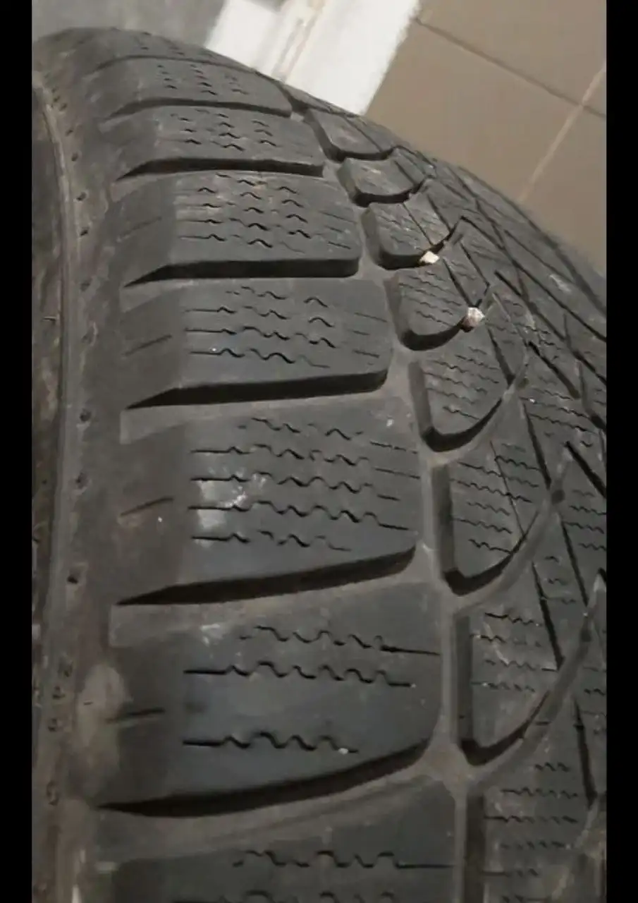 Продам б/у резину 4 колеса всесезонную - Шины и диски (Авто) в Химки