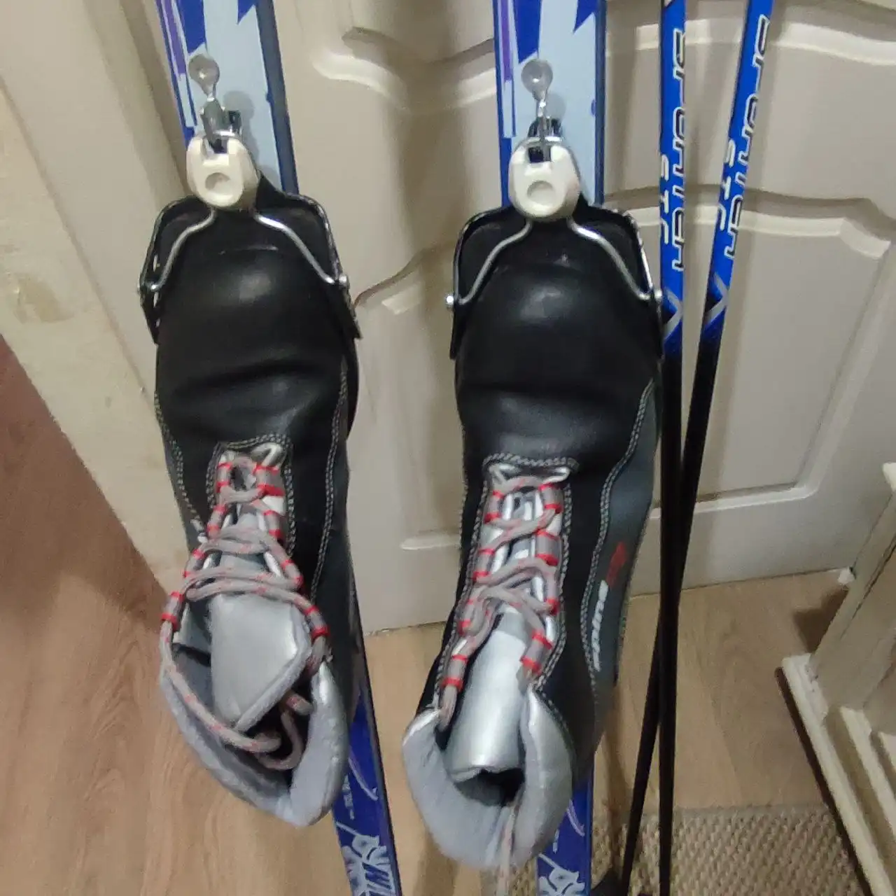 Лыжи с ботинками, креплениями и палками - Лыжи (Хобби и отдых) в Химки